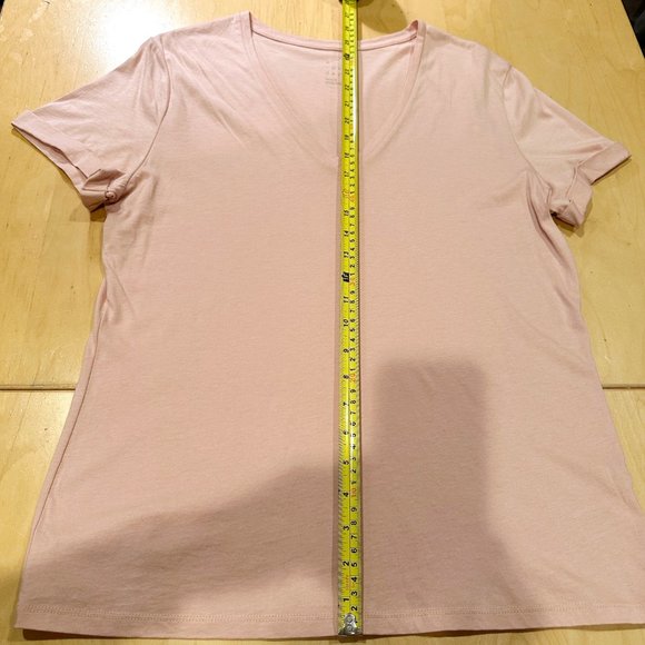 A New Day Light Pink V-Neck T-Shirt with Cuffed Sleeves Medium - Picture 4 of 6